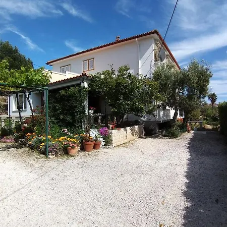 Guest house Balen Rab Town